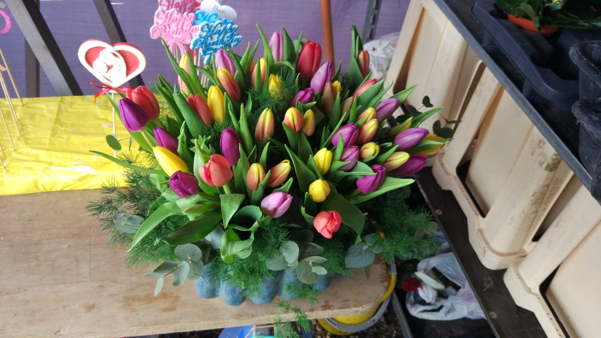 Composizione colorata di tulipani
